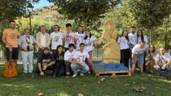 Foto de familia de las personas involucradas en la creaci�n de la aureana.