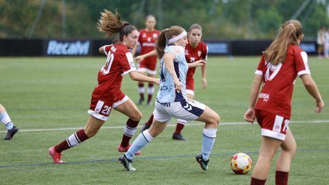 La jugadora de As Celtas Ana Toubes, en el partido de ida frente al Bizkerre en A Madroa.