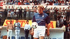 Prosinecki Real Oviedo Carlos Tartiere Horizontal.Prosinecki, el dia de su presentacion en el Tartiere