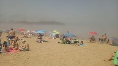 Playa de Rodiles este mediod�a. /LUISA.F. MART�NEZ