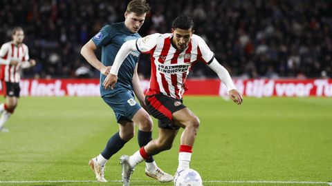 Couhaib Driouech, que apunta a nuevo jugador del Celta, en un partido con el PSV.