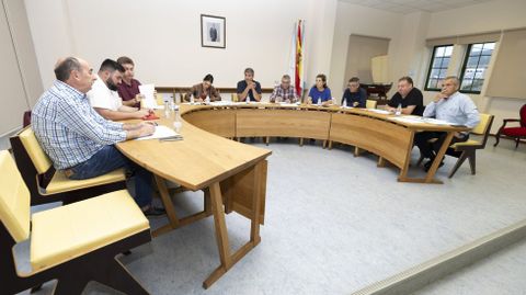 Pleno de la corporacin de Corcubin, en  una imagen de archivo 