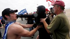 Partidarios y detractores de Trump volvieron a protagonizar enfrentamientos este domingo