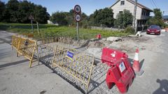 Obras de saneamiento y abastecimiento en A Ermida, en Marc�n (Pontevedra)
