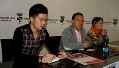 Crespo, junto a Marisa �lvarez y Zhong Wu Ruan en la presentaci�n de la iniciativa ayer en el consistorio.