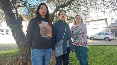 Jessica Rama, Soledad Rey y Fina Martnez en Arteixo.