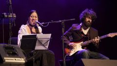 Mallou, na final do concurso Narf, en plena actuaci�n, no teatro Col�n. 