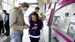 Las dudas al sacar los abonos de tren fueron frecuentes a lo largo de la jornada de este jueves. 