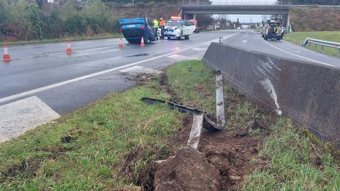 Lugar del impacto contra la se�al y el muro de hormig�n.