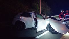 Estado en el que qued� uno de los veh�culos siniestrados en el accidente provocado por un kamikaze en la Y