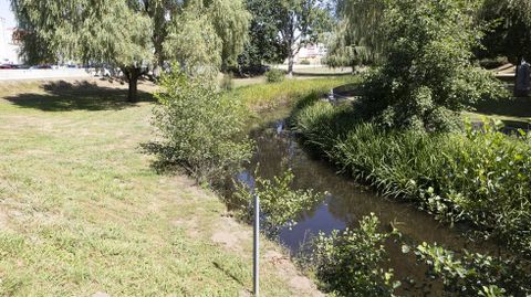 Un tramo del Anll�ns, este lunes, a su paso por Carballo 