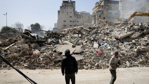 Destrozos a causa de bombardeos en Beirut.