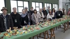 Miembros de la Asociacin Micolxica Coruesa, este sbado en el mercado de San Agustn