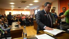 El alcalde de Vern, Gerardo Seoane, cuando tom posesin del cargo en el ao 2015.