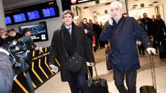 Llegada de Puigdemont al aeropuerto dan�s junto al empresario Josep Mar�a Matamala