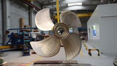 H�lice naval en la fase final de su proceso de producci�n en la f�brica de Fundivisa en Vilagarc�a de Arousa