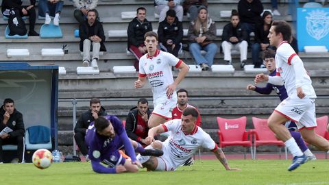 Partido de Tercera Federación entre el Noia y el Atlético Coruña Montañeros