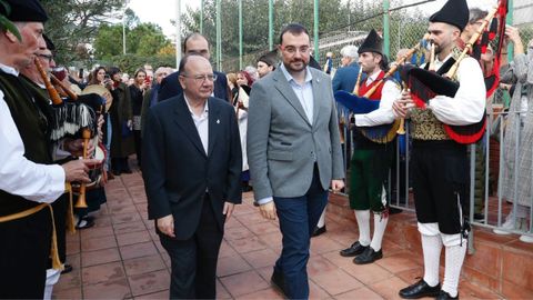 El presidente Adrin Barbn en la inauguracin del centro asturiano en Barcelona