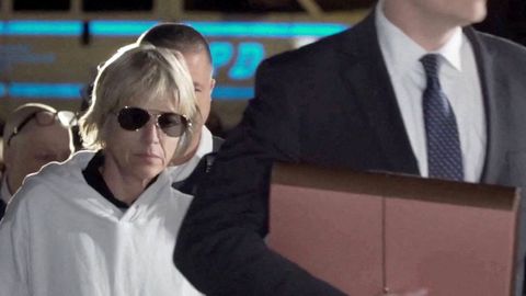 Selma Blair abandona el Tribunal Penal de Queens tras la lectura de cargos, despu�s de haber sido detenida
