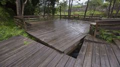 Cereixo. El paseo vimiancs tiene mltiples desperfectos que incluso pueden ser peligrosos para los peatones