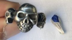 Uno de los detenidos escond�a la droga en un anillo