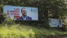 Fotografa de vallas publicitarias electorales de los candidatos en Asturias del PSOE y del PP, Adrin Barbn y Diego Canga