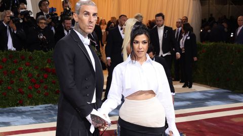 Travis Barker y Kourtney Kardashian, en la Met Gala