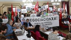 Los sindicatos del Concello de Lugo, concentrados en el pleno