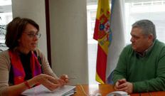 Raquel Arias y Orlando Gonz�lez en la reuni�n celebrada ayer.