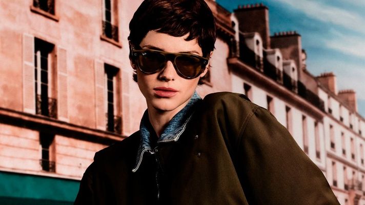 Imagen promocional de la nueva l�nea de gafas inteligentes de Meta