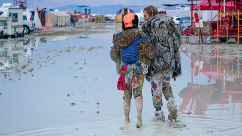Miles de atrapados en el festival Burning Man