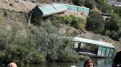 Uno de los vagones acab� en el r�o Sil