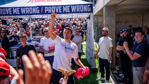 Muere el comentarista estadounidense Charlie Kirk tras recibir un disparo en un evento