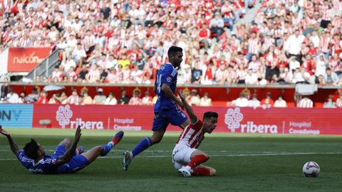 Derbi asturiano entre el Real Sporting de Gijon y el Real Oviedo en El Molin�n