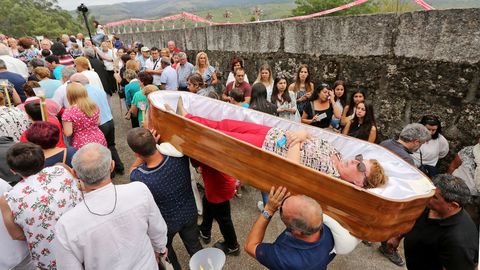 Desfile los ata�des en la �romer�a de los muertos�