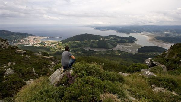 Las vistas sobre la r�a de Ortigueira desde el Mirador da Miranda, en Landoi.