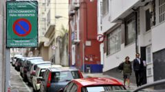 Se�alizaci�n de la zona verde en el centro de Ferrol, que nunca se lleg� a aplicar