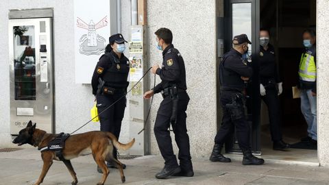 REDADA Y REGISTRO EN UN PISO DEL MALECÓN DE RIBEIRA EN UNA OPERACIÓN ANTIDROGA, POLICIA NACIONAL