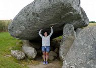 Luc�a S�nchez, en el conjunto de Browneshill Dolmen, referencia hist�rica y tur�stica de Carlow