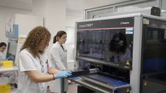 Laboratorio de microbiolog�a, procesando PCR