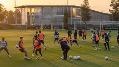 Jugadores del Celta Fortuna, en un entrenamiento en la Cidade Deportiva Afouteza.