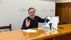 El portavoz municipal del PSOE, �ngel Mato, durante la rueda de prensa en la que present� las alegaciones al proyecto de urbanizaci�n del S�nchez Aguilera.