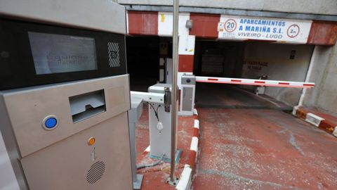 Las máquinas de entrada y salida del aparcamiento de Viveiro han sido renovadas