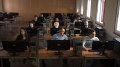 En la imagen de archivo, estudiantes del m�ster de Dise�o, desarrollo y comercializaci�n de videojuegos, que se imparte en la Polit�cnica de Esteiro