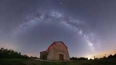 El santuario del monte Faro, fotografiado una noche sin nubes