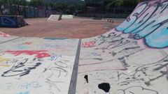 El material de los elementos que componen el skate park estn muy deteriorados.