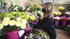 Raquel Pillado, preparando ramos y centros en La Florista del Castillo