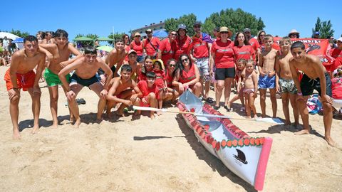 Festa da Dorna: Rejata de Embarcasi�ns feitas a machada e pan de millo na playa de Coroso