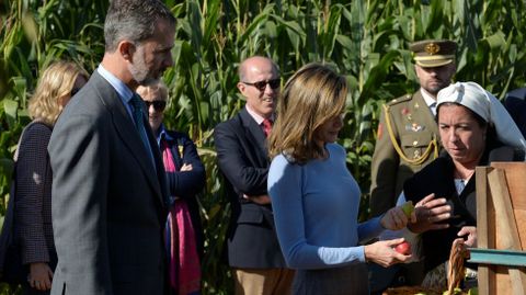 Los Reyes entregaron el Premio al Pueblo Ejemplar de Asturias, que este a�o ha reca�do en la aldea de Pore�u, en el concejo de Villaviciosa