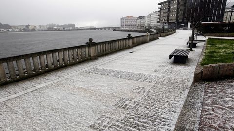 Una granizada cubre de blanco Viveiro